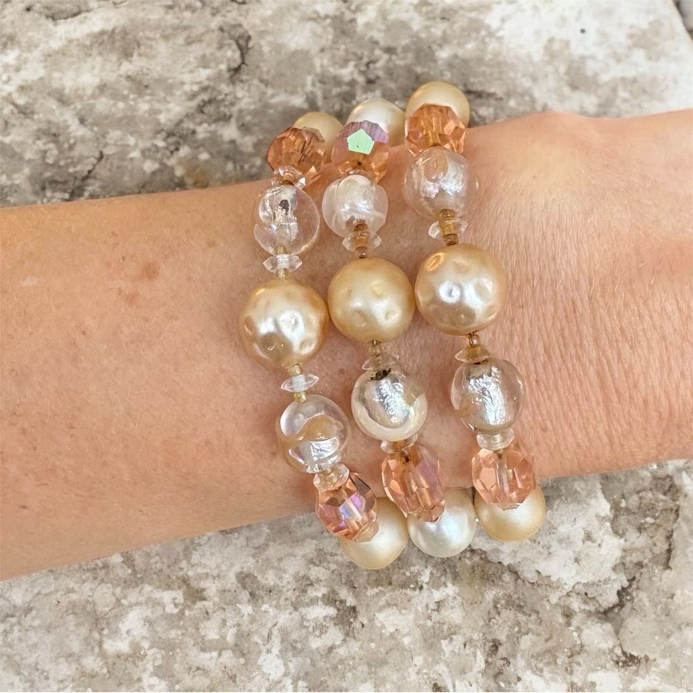 Vintage 1960s Wrap Bracelet Gold Pearl Crystal Beaded Memory Wire - Picture 2 of 3